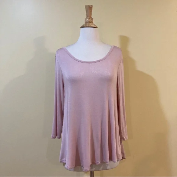 💥 CLEARANCE Lace Up Back 3/4 Sleeve Drapey High Low Top Blush - Picture 2 of 4